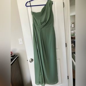 Dessy Bridesmaid One-Shoulder Draped Bodice Column Gown in VINEYARD GREEN